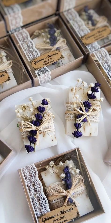 Soap For Wedding Favors, Wedding Giveaways Ideas Souvenirs, Wedding Guest Gifts Party Favors, Bonbonniere Ideas, Candle Bridal Shower Favors, Handmade Soap Packaging, Soap Wedding Favors, Handmade Soap Recipes, Candle Crafts Diy