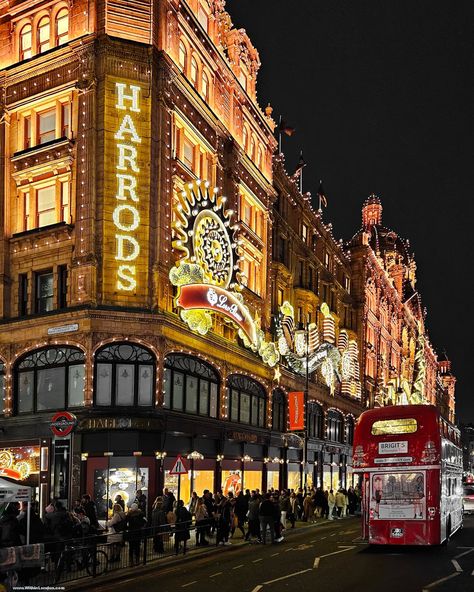 [6 photos] 🎄✨️ The 2024 Christmas display at Harrods is an unforgettable celebration of holiday elegance. Partnering with the esteemed luxury brand Loro Piana, Harrods' facade is themed around “L’atelier des merveilles” (Workshop of Wonders). The meticulously crafted shop windows bring Loro Piana’s heritage to life, narrating the journey of its premium fibers from the Mongolian steppes to Italian craftsmanship. 📍@harrods, London ▶️ Follow @withinlondon ❤ Like | 👤 Tag friends | 💬 Comment 📷 In... Uk Core, London Culture, London Harrods, Harrods Christmas, Harrods London, London Vibes, London Dreams, London Girl, Uk Lifestyle