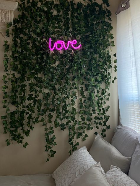 Artificial Ivy Wall, Cute Dorm, Ivy Wall, College Room Decor, Greenery Decor, Cute Dorm Rooms, Dorm Room Inspiration, Vine Wall, Pinterest Room Decor