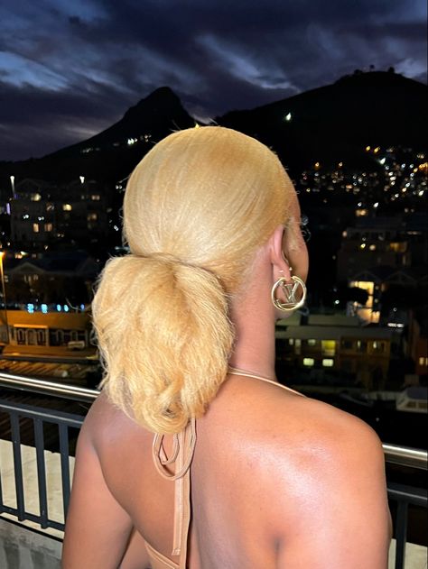 Black girl with blonde hair, facing away from camera, hair styled in a low ponytail Bleached Hair Black Woman, 4c Blonde Natural Hair, Blonde Hair 4c, Blonde Hair Natural Black Women, Light Skin With Blonde Hair, Blonde Ponytail Hairstyles, Blonde Ponytail Black Women, Ginger Blonde Hair On Black Women, Blonde 4c Natural Hair