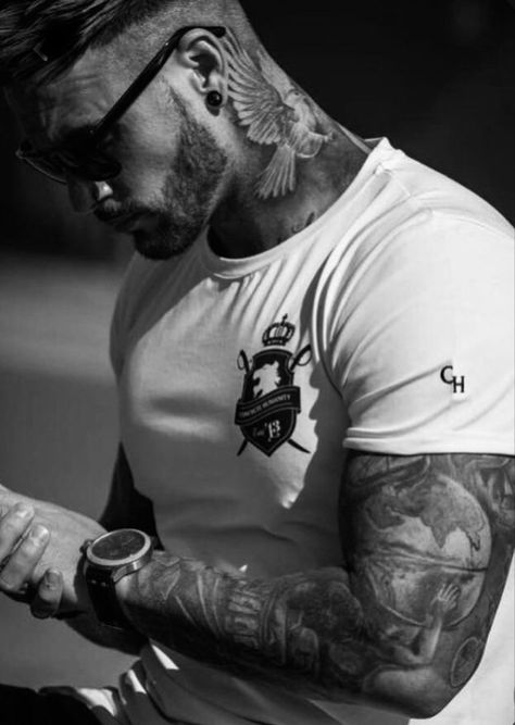 Biker Aesthetic Male, Cyberpunk Boy, Breakup Dp Photo, Peaky Blinders Grace, Tatto Boys, Italian Mens Fashion, Kate Stewart, Beard Man, Black And White Instagram