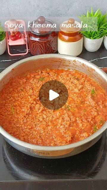 Foodies Roof on Instagram: "Soya kheema masala❣️❣️High protein soya gravy❣️ This soya kheema masala is a simple , delicious and high protein gravy. It can be served with roti, chapathi, naan or ghee rice , jeera rice etc., This tastes simply yummy and there is no going back. It is a super easy bachelor recipe that is made within 15 minutes 1. In a bowl take 1 cup of soya chunks and soak in hot water for 10 minutes. Squeeze it and grind in pulse mode till it turns to kheema. Don't grind just pulse. 2. In a mixer jar add 1 onion, 1 tomato, 1 green chilli , 1 inch ginger and garlic 3 nos. Grind to paste. 3. In a kadai add 3 tbsp oil, add whole spices, bay leaf Cinnamon, cloves, fennel seeds 1/2 tsp. Add the grounded paste and saute till the raw smell goes. 4. Add 1 tsp chilli powder, 1 tsp k Soya Chunks Recipe, Ghee Rice, Keema Recipes, Vegetarian Gravy, Soya Chunks, Whole Spices, Jeera Rice, No Going Back, Soya Bean