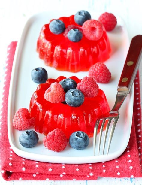 3 Vegetarian Substitutes for Gelatin (Because Vegans Love Jello Too!) Vegan Jello, Vegetarian Substitutes, Vegan Substitutes, Jello Desserts, Desserts Vegan, Unique Textures, Jello Recipes, Jell O, Agar Agar