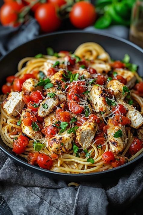 Spaghetti And Chicken Recipes Dinners, Tomato Bruschetta Chicken, Chicken Tomato Pasta Recipes, Chicken Bruschetta Pasta, Chicken Tomato Pasta, Tomato Chicken Pasta, Bruschetta Pasta, Bruschetta Chicken Pasta, Tomato Pasta Recipe