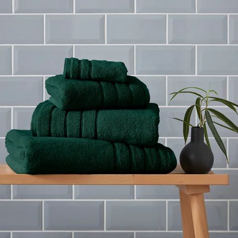 Green Towels Bathroom, Emerald Green Bathroom, Dark Green Towels, Dark Green Bathrooms, Green Bathroom Accessories, Green Bathroom Decor, Green Bath Towels, Dark Bathrooms, Top Marks