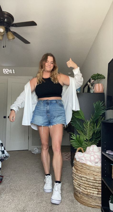 Summer School Outfits Midsize, Midsize Travel Outfit Summer, Casual Mom Outfits Summer Midsize, Spring 2023 Fashion Trends Midsize, California Outfits Midsize, Cute Summer Outfits For Midsize Women, Travel Outfit Midsize, Hot Weather Outfits Midsize, Midsize Fashion Summer Aesthetic