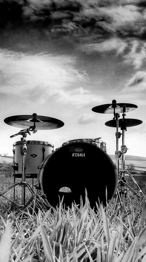 TAMA Hyperdrive drum kit photography by Miles Davis Drummer Quotes, Drummer Art, Drums Wallpaper, Drum Craft, Music Rules, More Cowbell, Drums Art, Electric Guitar Design, Music Machine