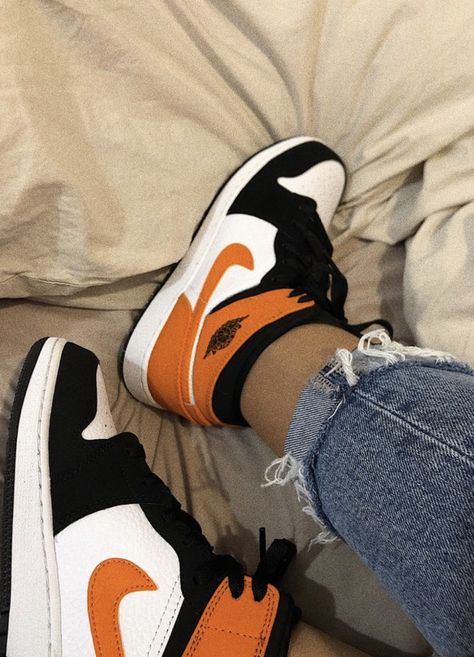 Jordan 1 Orange, Orange Jordan, Jordan 1 Outfit Women, Jordan Shoes Girls, Jordan Shoes Retro, All Nike Shoes, Shoes Sneakers Jordans, Nike Shoes Jordans, Nike Air Shoes