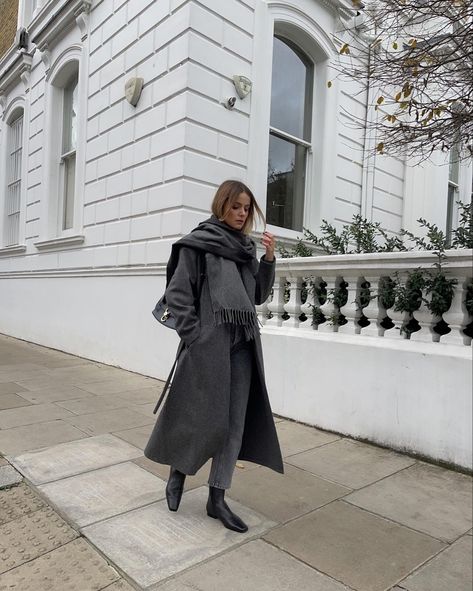 Grey Coat Casual Outfit, Grey Elegant Outfit, Dark Grey Wool Coat Outfit, Long Gray Wool Coat Outfit, Dark Grey Coat Outfit Winter, Maxi Trench Coat Outfit, Long Grey Coat Outfit Winter, Grey Trench Coat Outfit Winter, Dark Grey Trench Coat Outfit