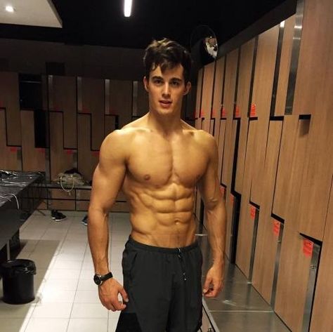 Pietro Boselli, Italian Model, Gq Style, Locker Room, Dream Guy, Fitness Quotes, Male Models, Male Model, Gq