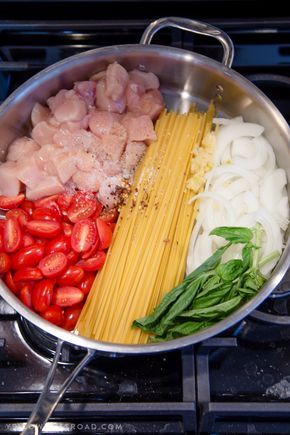 Chicken Linguine, Tomato Basil Chicken, Chicken Tomato, Plats Healthy, Basil Recipes, Easy Pasta Dishes, Basil Chicken, Cucumber Recipes, Health Dinner Recipes