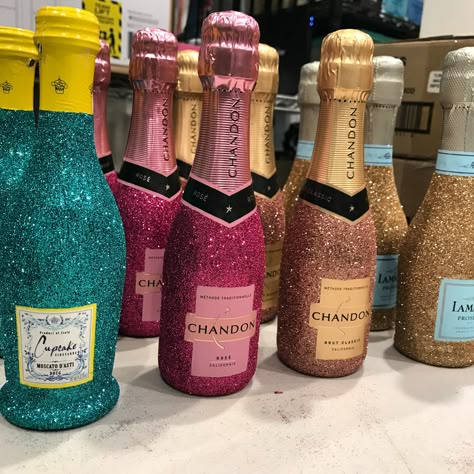 Mini's! We love these 187 ml mini bottles that start at just $6.99! Glitter Mini Champagne Bottles, Glitter Mini Bottles, Alcohol Decorations, Mini Bottles Of Alcohol Gifts, Glitter Alcohol Bottle, Custom Liquor Bottles, Decorated Alcohol Bottles, Glam Bottles, Alcohol Bottle Decorations