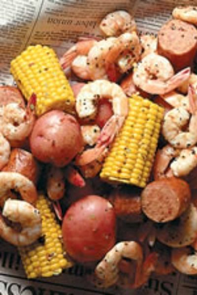 Frogmore Stew Recipe | whatcookingamerica.net | #frogmore #stew #shrimp Low Country Boil Recipe, Frogmore Stew, How To Cook Kielbasa, Country Boil, Low Country Boil, Boiled Food, Crab Boil, Shrimp Boil, Enjoy Your Meal