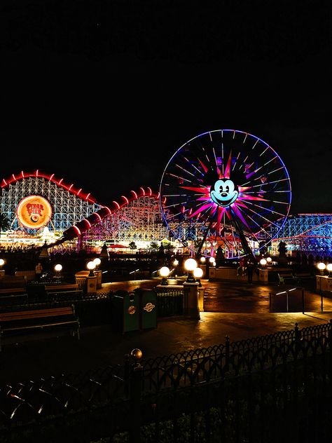 Disneyland America, Trip Manifestation, Disney America, Pixar Pier, Disney Wallpapers, Disneyland Pictures, Splash Mountain, Travel Wishlist, Disney California Adventure