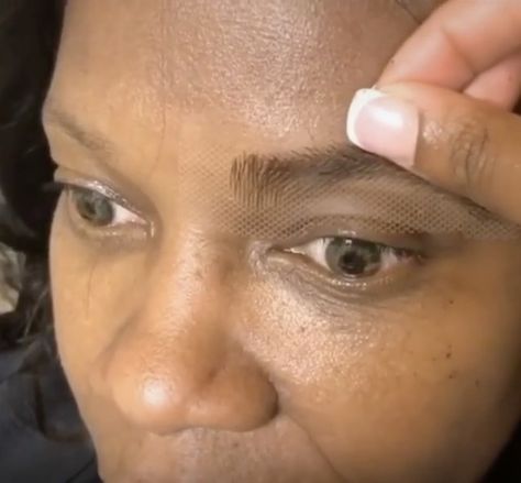 A viral video from makeup artist Hung Vanngo has sparked interest in eyebrow wigs, glue-on eyebrow extensions to help fake fuller arches. Brown Makeup Products, Eyebrow Shaping Threading, Eyebrow Wigs, Crazy Eyebrows, Hung Vanngo, Fake Eyebrows, Eyebrow Makeup Products, Eyebrow Extensions, Shape Eyebrows