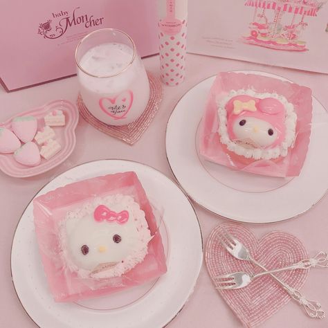 @parkjiminsshouder ¢нє¢к συт му ραgє💕 (Yes you should spell it that way😂😂) Kawaii Dessert, Charmmy Kitty, Soft Pink Theme, Cute Snacks, Pink Foods, Pastel Pink Aesthetic, Hello Kitty Pictures, Kawaii Food, Kawaii Aesthetic