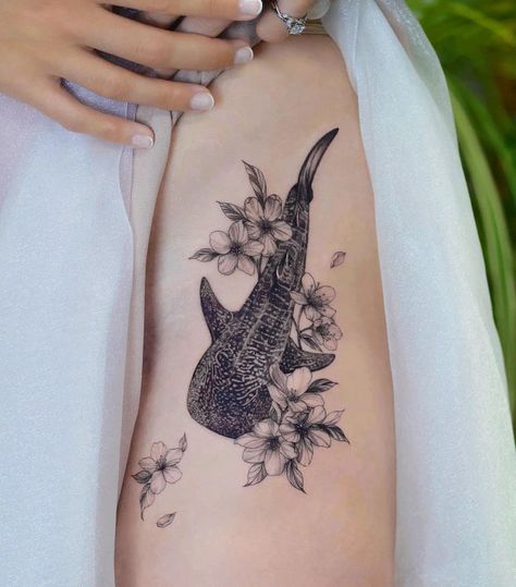 Shark Tattoos For Women, Aquatic Tattoo, Shark Tattoo Ideas, Whale Shark Tattoo, Ocean Sleeve Tattoos, Side Tattoos Women, Ray Tattoo, Cowgirl Tattoos, Sea Tattoo