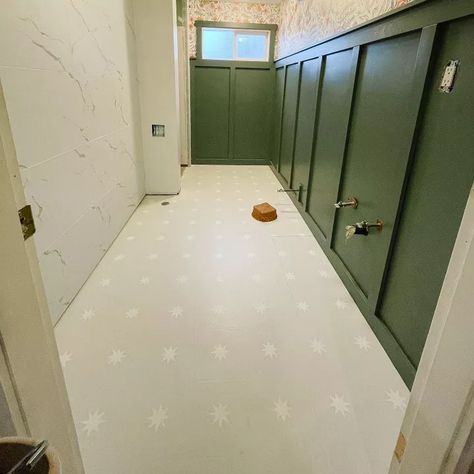 How to Paint a Linoleum Floor | Hometalk Vinyl Roll Flooring, Painting Linoleum Floors, Paint Linoleum, Painted Vinyl Floors, Sand Floor, Vinyl Flooring Kitchen, Vinyl Sheet Flooring, Floor Makeover, Floor Painting