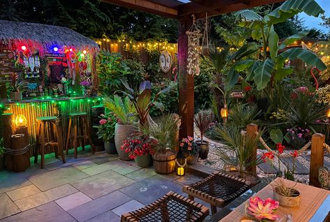 Tiki Patio, Tiki Backyard, Tiki Garden, Outdoor Tiki Bar, Landscape Tropical, Bed N Breakfast, Garden Jungle, Tropical Centerpieces, Tropical Patio