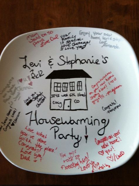 Housewarming Party Plates, Party Favors House Warming Party, Housewarming Hosting Ideas, Housewarming Party Decorations First Home, Housewarming Favors Diy, Housewarming Party Gifts For Guests, How Warming Party Ideas, House Warming Party Foods, Move In Party