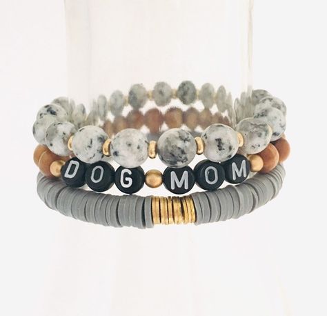 Mom Bracelet, Homemade Bracelets, Wood Bead Bracelet, Word Bracelet, Moms Bracelet, Clay Bracelet, Diy Bracelet Designs, Wood Bracelet, Beads Bracelet Design