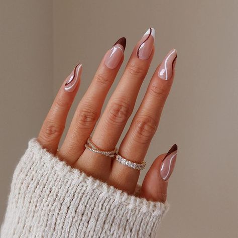 Sparkly Nail Designs, Brown Nails Design, New Years Eve Nails, Unghie Nail Art, Almond Acrylic Nails, Sparkly Nails, New Year's Nails, Brown Nails, Silver Nails