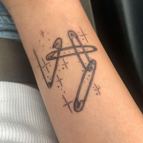 sarah on Instagram: “tat appreciation post” Safety Pin Tattoo, Grunge Tattoo, Stick N Poke, Poke Tattoo, Aesthetic Tattoo, Dream Tattoos, Dope Tattoos, Simplistic Tattoos, Piercing Tattoo