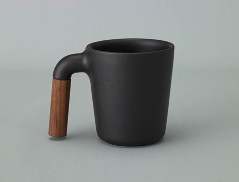 Ceramic Wood Coffee Mug by HMM - TODAYSHYPE Concrete Product, Mug Handle, Black Minimal, Wood Ceramic, Keramik Design, Cerámica Ideas, Cute Coffee Mugs, Design Del Prodotto, Unique Coffee Mugs