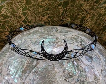 Lovely crafts for Crafty lovelies. by TheOakenWren on Etsy Celestial Crown, Moon Tiara, Elf Crown, Goddess Moon, Crystal Crown Tiaras, Folklore Art, Titanium Aura Quartz, Color Wheels, Goddess Crown