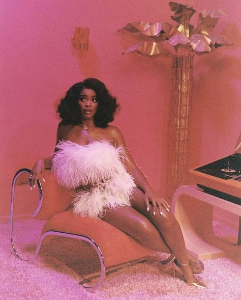 Neosoul Playlist Cover, Album Cover Photoshoot Ideas, Pink Aesthetic Photoshoot, Album Cover Photoshoot, Poloroid Pictures Ideas, 80s Photoshoot, Tangled Aesthetic, Film Shots, 21st Birthday Photoshoot