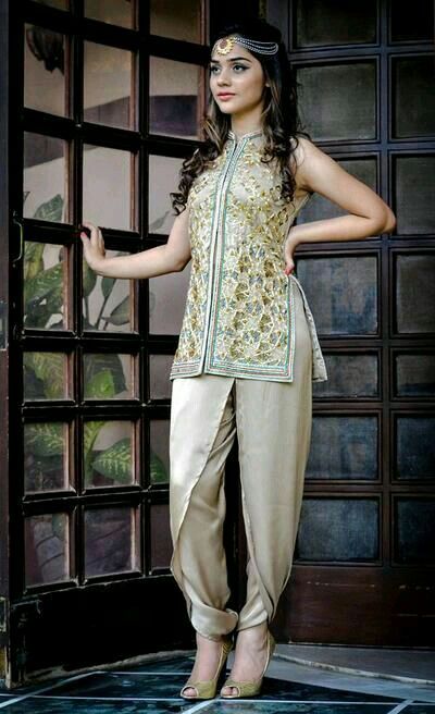 Western Gowns, Tulip Pants, Gaun Fashion, Salwar Kamiz, Party Kleidung, Indian Couture, Indian Attire, Indian Outfit, Desi Fashion