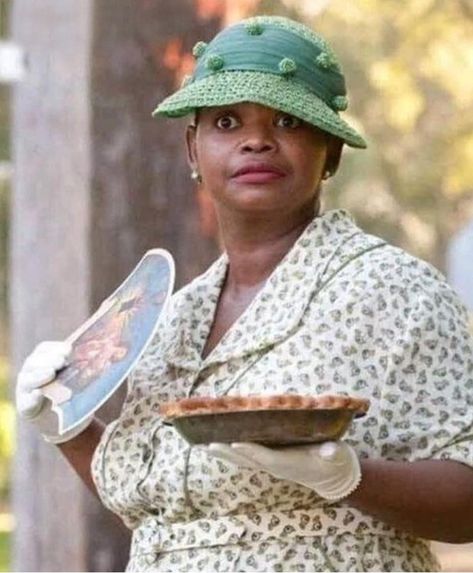 The Help Movie, Help Movie, Films Aesthetic, Tv Shows Outfits, Award Winning Cookies, Driving Miss Daisy, Movie Cakes, Octavia Spencer, Dallas Howard