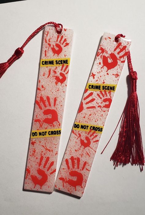 Book Themed Bookmarks, Horror Journal Ideas, Agggtm Bookmark, Bookmarkers Ideas, Ideas For Bookmarks, Bookmark Diy Ideas, Cute Bookmarks Handmade, Horror Bookmarks, Anime Bookmarks