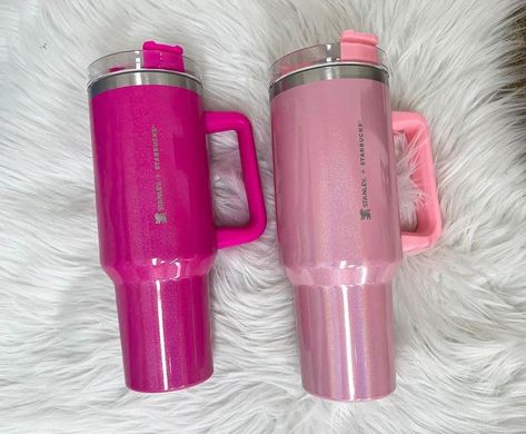 Hot Pink Decor, Stanley Products, Fancy Cup, Trendy Water Bottles, Preppy Gifts, Cute Couple Gifts, Pink Cups, Blue Paint Colors, Custom Tumbler Cups