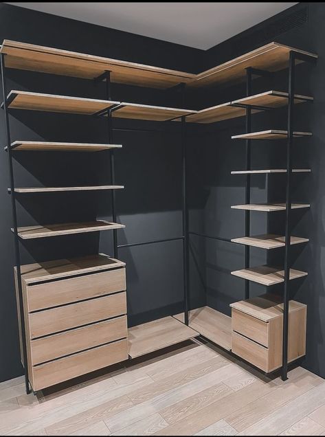 Minimalist Closet Room, Industrial Closet Ideas Small Spaces, Open Wardrobe Design Bedroom, Wolkig Closet, Bedroom Wall Designs Modern, Industrial Closet Ideas, Open Wardrobe Design, Closet Estilo Industrial, Open Closet Ideas