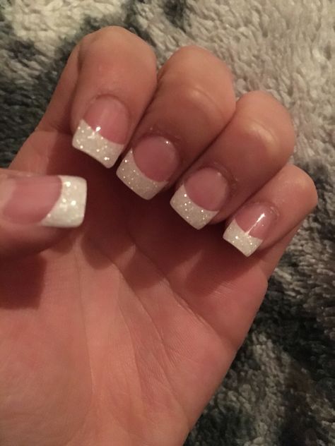 Short Square French Tip Nails Design, 2000s French Tip Nails Short, Early 2000s French Tip Nails, Soft Feminine Nails, Duck Nails 2000s, Y2k Nails French Tip, 2000s Nails, Hippie Nails, Grunge Nails