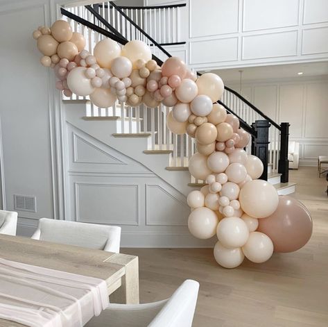 Staircase Balloon Garland, Thanksgiving Balloon Garland, Balloon Arch Tutorial, Gorgeous Staircase, Bridal Balloons, 60th Birthday Party Decorations, Birthday Balloons Pictures, Bridal Shower Balloons, Balloon Garland Diy