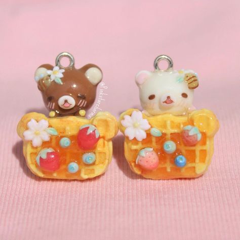 💕💫Pink Star Charms💫💕 on Instagram: “Rilakkuma honey waffles 🍯🍓 Here’s Rilakkuma and Korilakkuma hanging off some waffles topped with honey and berries! 🐻🍯 I’ve always hated…” Polymer Clay Cute Charms, Rilakkuma And Korilakkuma, Honey Waffles, Diy Desserts, Waffle Toppings, Food Charms, Clay Diy Projects, Clay Crafts Air Dry, How To Make Clay