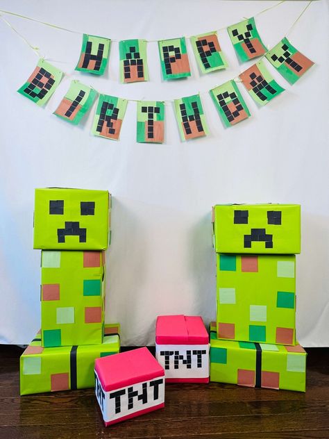 If your kids love Minecraft, this DIY Minecraft Birthday Banner is what you need to add to your next birthday party! Come check it out! Minecraft Birthday Banner, Love Minecraft, Minecraft Banners, Diy Minecraft, Best Glue, Minecraft Birthday, Loot Bags, Different Shades Of Green, Birthday Box