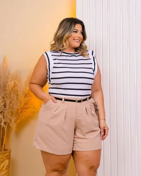 Lucy Torres (@bellucyplussize) • Fotos e vídeos do Instagram Outfit Argentina, Chilled Outfits, Plus Size Shorts Outfit, Chubby Girl Fashion, Outfits Gorditas, Classy Short Dresses, Plus Size Looks, Chubby Fashion, Look Plus Size