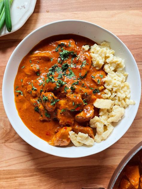 Chicken Paprikash, Comfort Food Chicken, Paprika Sauce, Hungarian Recipes, Chicken Dinner Recipes, Dinner Time, Chicken Dinner, Chicken Dishes, Aesthetic Food