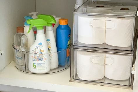 Baby Bathroom Organization, Washroom Organization, Guest Bathroom Essentials, Kids Bathroom Organization, Bathroom Drawers, Baby Bathroom, Bathroom Closet, Organizing Hacks, Organization Essentials