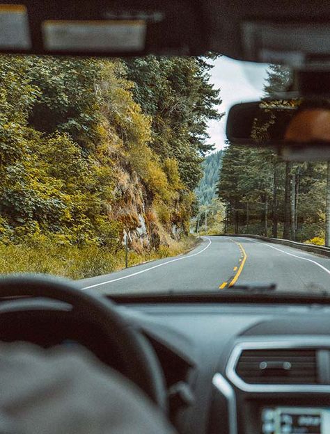 5 important safety tips for new drivers and the inexperienced https://www.we-heart.com/2020/02/25/5-important-safety-tips-for-new-drivers/ Inside Car, Road Trip Car, Car Smell, Car Driving, New Drivers, Car Travel, Car Photography, Pacific Northwest, A Car