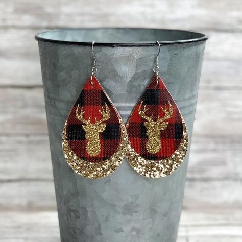 Deer Earrings, Plaid Earrings, Tattoo Diy, Diy Leather Earrings, Glitter Canvas, Stacked Earrings, Faux Leather Earrings, Homemade Jewelry, Cricut Creations