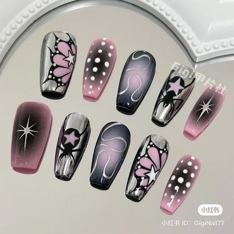 Nails Design Y2k, Simple Y2k Nails, Y2k Nail Art, Kutek Disney, Art Deco Nails, Punk Nails, Airbrush Nails, Amazing Nails, Anime Nails