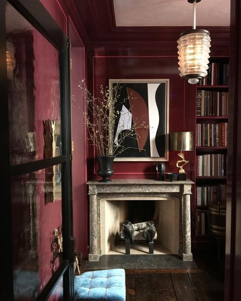 A rare Saturday at home in the West Village. Burgundy Decor, Steven Gambrel, Street Townhouse, Lacquered Walls, Asian Paints, Dark Interiors, Nyc Apartment, Boho Interior, Cafe Interior