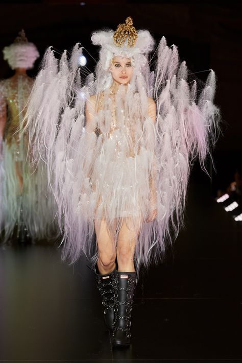 Fashion 23, Noir Kei Ninomiya, Fashion Design Books, Spring 2023 Ready To Wear, Kei Ninomiya, 2023 Ready To Wear Collection, Fashion Things, 2023 Ready To Wear, Spring 2023