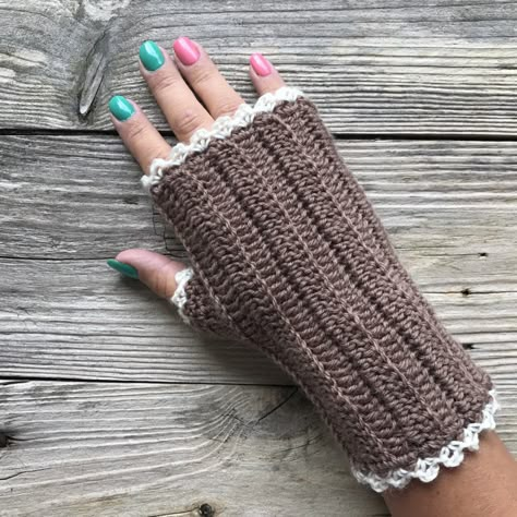 Crochet Fingerless Gloves Free Pattern, Picot Crochet, Crochet Hand Warmers, Crochet Wrist Warmers, Fingerless Gloves Crochet Pattern, Glove Pattern, Crochet Gloves Pattern, Gloves Pattern, Crochet Fingerless Gloves