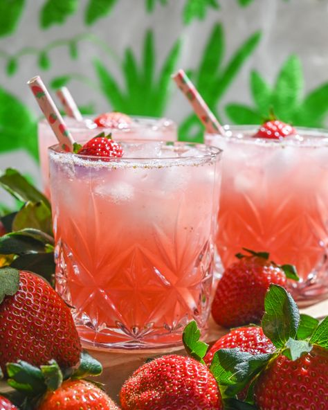 Strawberry Agua Fresca, also known as agua de fresa, is a refreshing Mexican drink made with fresh strawberries, water, and a hint sugar. Strawberry Fresca, Strawberry Agua Fresca, Infused Waters, Strawberry Water, Mexican Drinks, Flower Theme, Agua Fresca, Agave Syrup, Fresh Strawberries