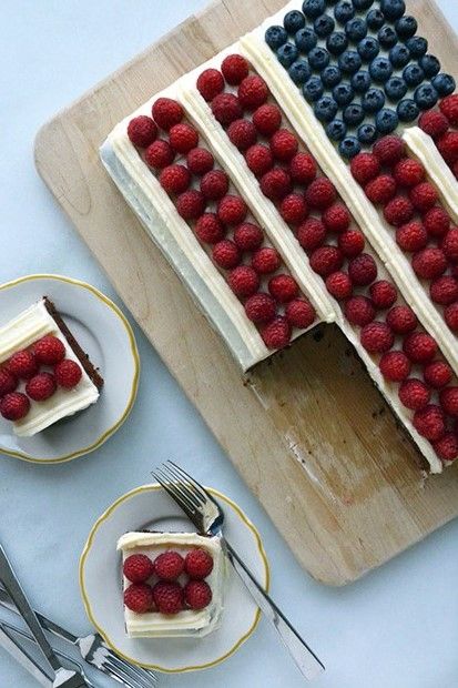 Flag Cake Recipe, American Flag Cake, Vanilla Sheet Cakes, Flag Cake, Usa Party, 4th Of July Cake, Blue Desserts, Chips Ahoy, 4th Of July Desserts